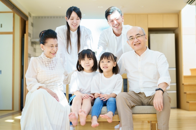 【高齢の親と同居はストレスが溜まる⁉︎】独身でも高齢の両親との同居は要検討⁉︎判断基準やデメリットについて徹底解説！